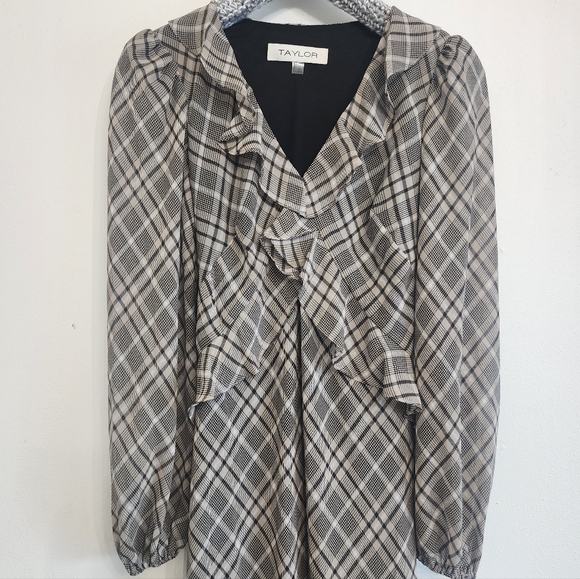 NWT Taylor Ruffled Chiffon Fit & Flare Maxi Dress - Size 6 - Picture 7 of 14